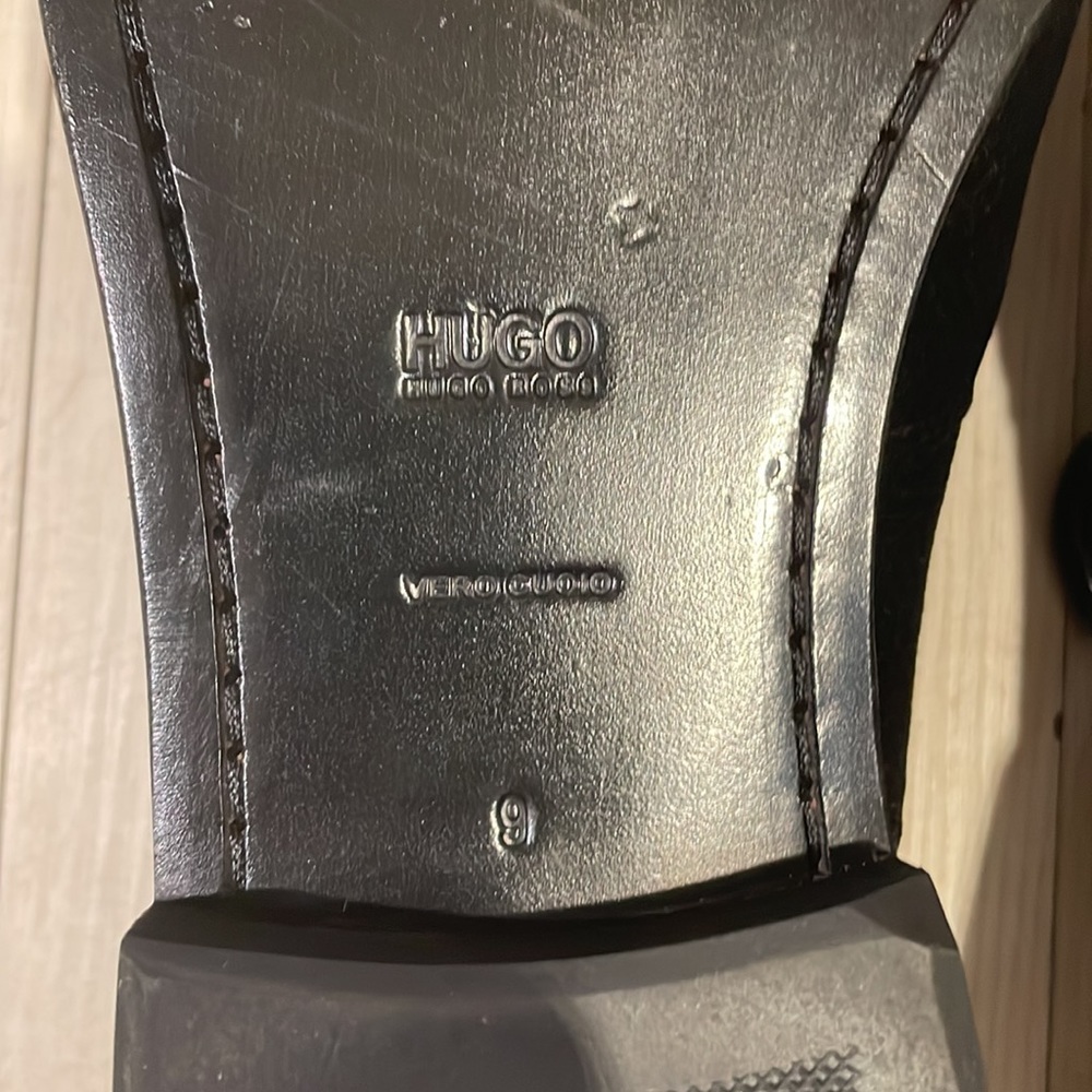 Hugo Boss - Picture 3 of 5